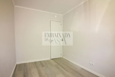 Apartamento T2 para Venda em Benfica