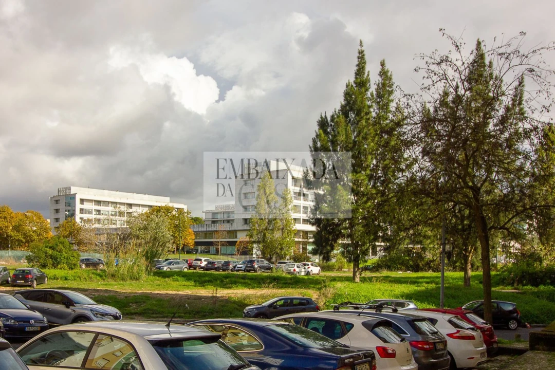 Apartamento T2 para Venda em Benfica Foto 2