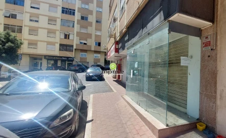 Loja para Venda em Sacavém e Prior Velho