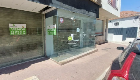 Loja para Venda em Sacavém e Prior Velho