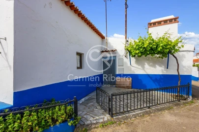 Moradia T2 para Venda em São Bento do Cortiço e Santo Estêvão