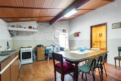 Moradia T2 para Venda em São Bento do Cortiço e Santo Estêvão