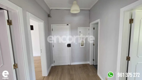 Apartamento T2 para Venda em Póvoa de Santo Adrião e Olival Basto