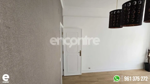 Apartamento T2 para Venda em Póvoa de Santo Adrião e Olival Basto