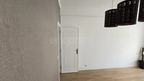 Apartamento T2 para Venda em Póvoa de Santo Adrião e Olival Basto