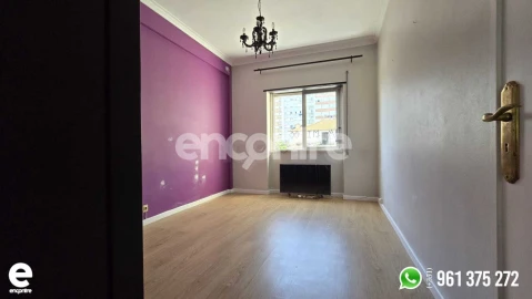 Apartamento T2 para Venda em Póvoa de Santo Adrião e Olival Basto