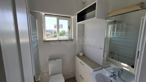Apartamento T2 para Venda em Póvoa de Santo Adrião e Olival Basto