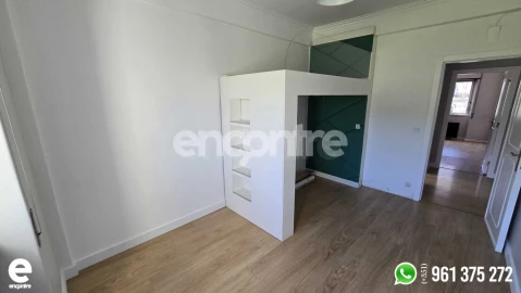 Apartamento T2 para Venda em Póvoa de Santo Adrião e Olival Basto