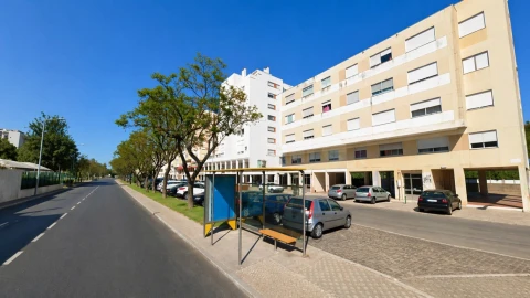 Apartamento T2 para Venda em Póvoa de Santo Adrião e Olival Basto