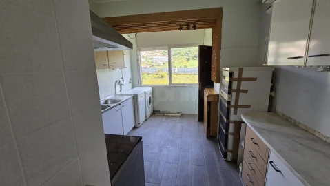 Apartamento T2 para Venda em Póvoa de Santo Adrião e Olival Basto