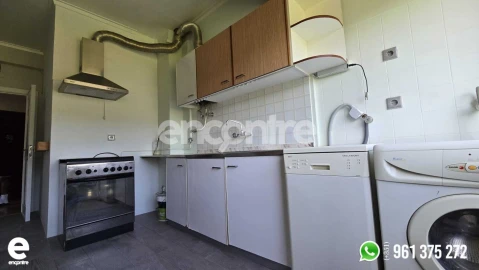 Apartamento T2 para Venda em Póvoa de Santo Adrião e Olival Basto