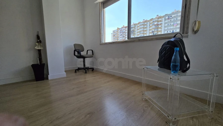 Apartamento T2 para Venda em Póvoa de Santo Adrião e Olival Basto Foto 86
