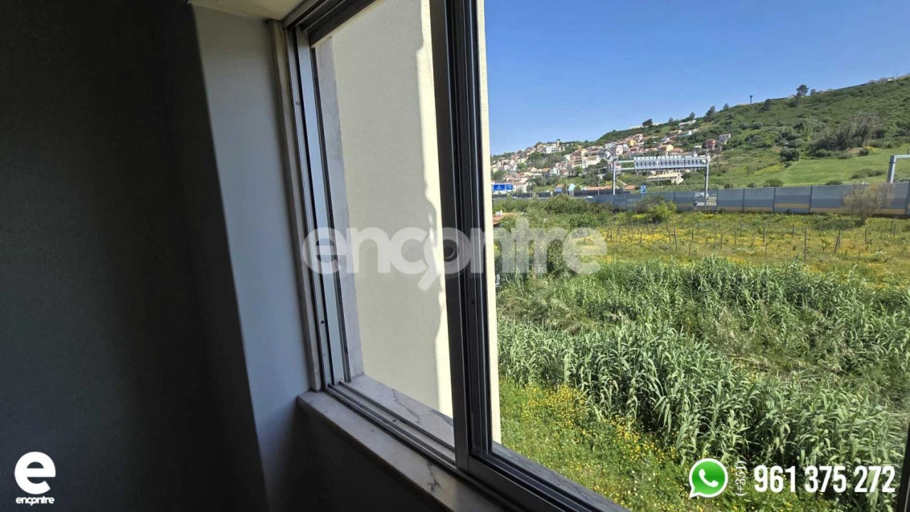 Apartamento T2 para Venda em Póvoa de Santo Adrião e Olival Basto Foto 10