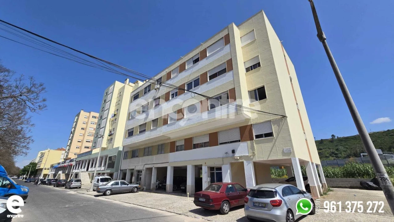 Apartamento T2 para Venda em Póvoa de Santo Adrião e Olival Basto Foto 51