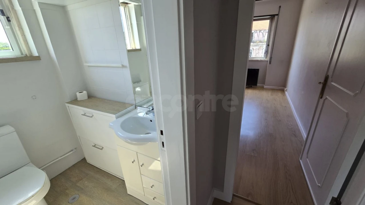 Apartamento T2 para Venda em Póvoa de Santo Adrião e Olival Basto Foto 57