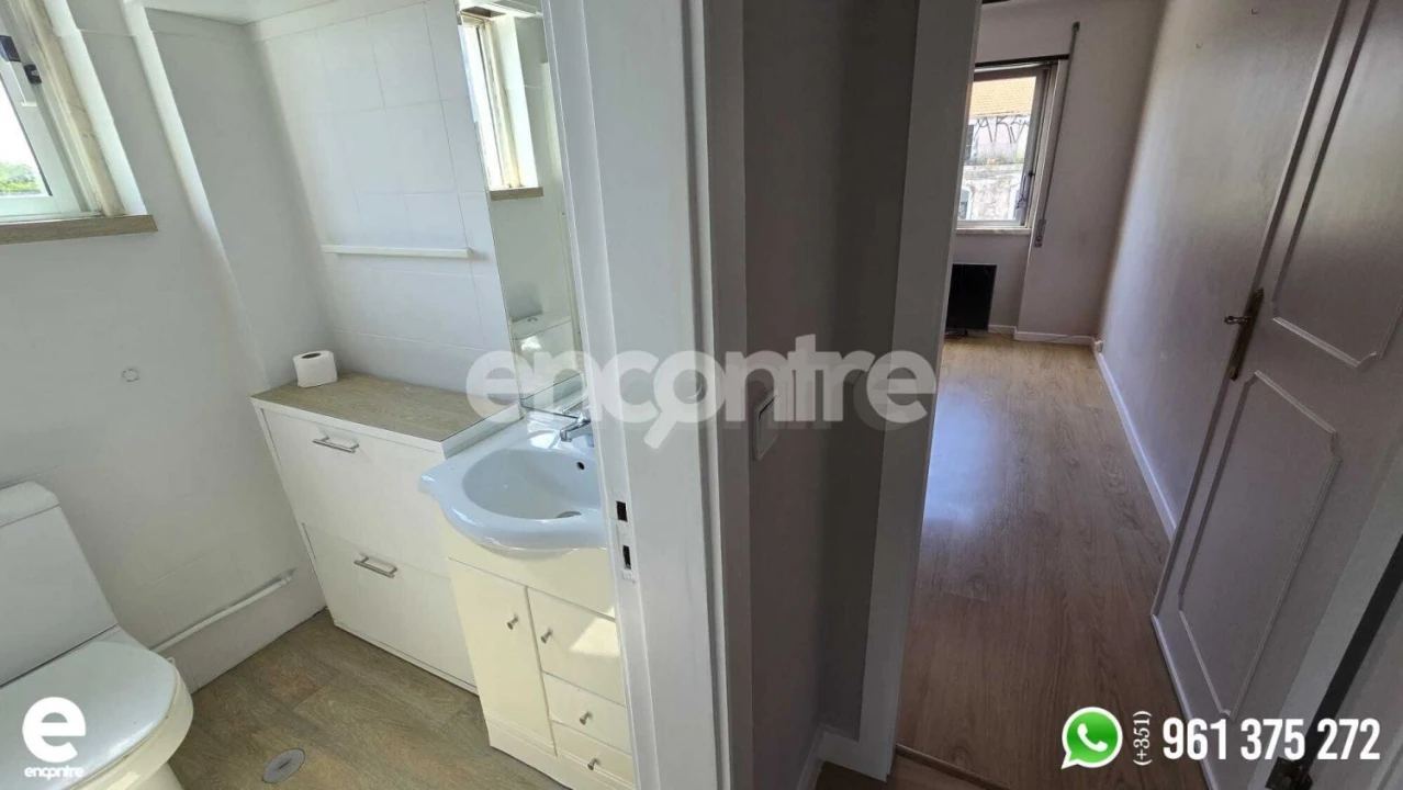 Apartamento T2 para Venda em Póvoa de Santo Adrião e Olival Basto Foto 4