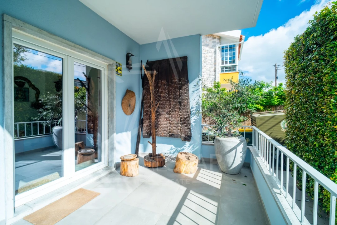 Moradia T5 para Venda em Carcavelos e Parede Foto 6