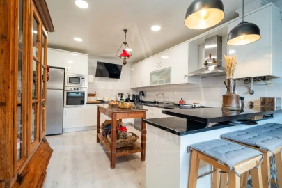 Moradia T5 para Venda em Carcavelos e Parede