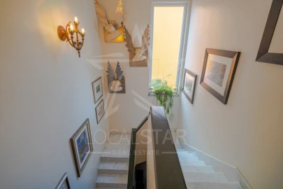 Moradia T5 para Venda em Carcavelos e Parede