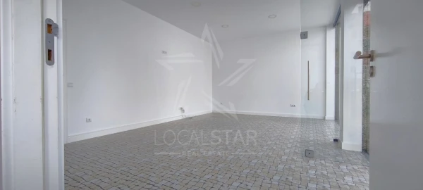 Armazém para Venda em Nossa Senhora do Pópulo, Coto e São Gregório