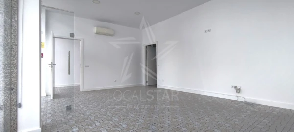 Armazém para Venda em Nossa Senhora do Pópulo, Coto e São Gregório