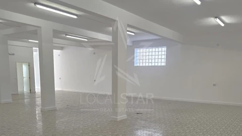 Armazém para Venda em Nossa Senhora do Pópulo, Coto e São Gregório