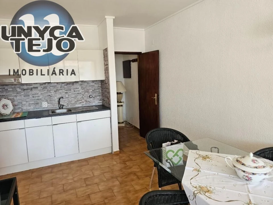 Apartamento T1 para Venda em Costa da Caparica Foto 20