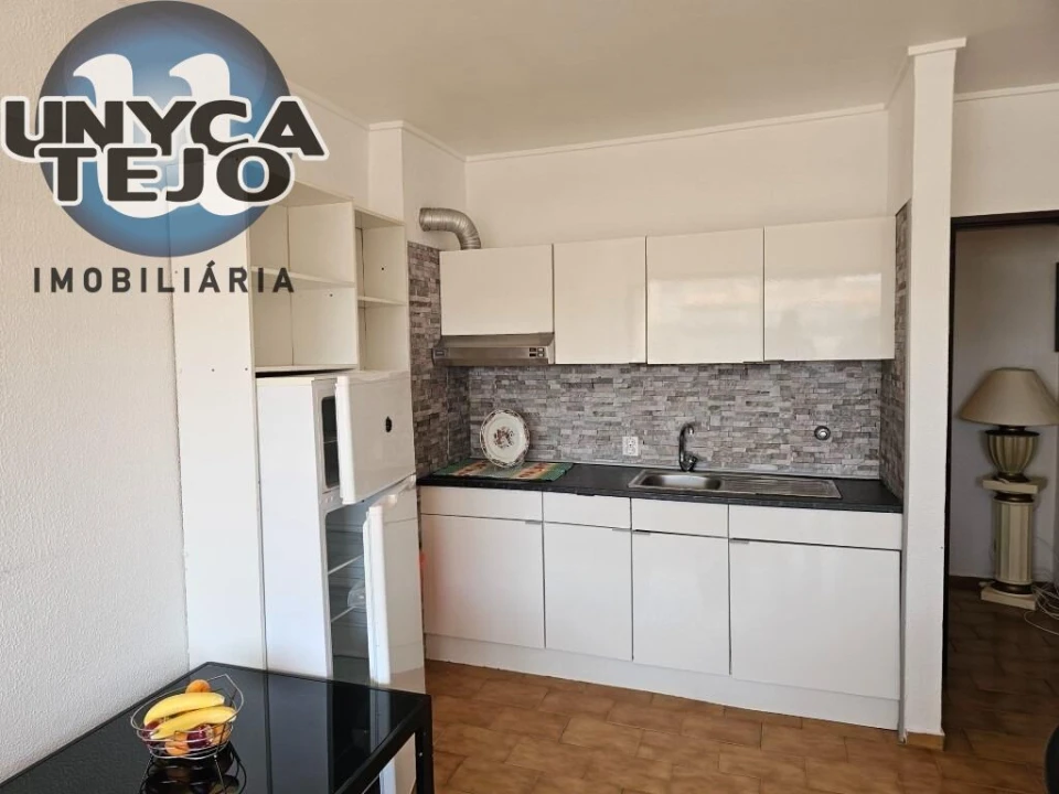 Apartamento T1 para Venda em Costa da Caparica Foto 31