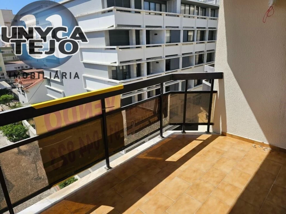Apartamento T1 para Venda em Costa da Caparica Foto 32
