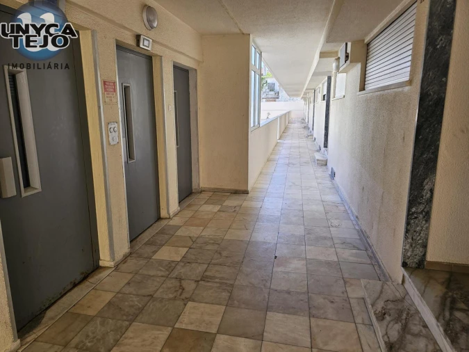 Apartamento T1 para Venda em Costa da Caparica Foto 15