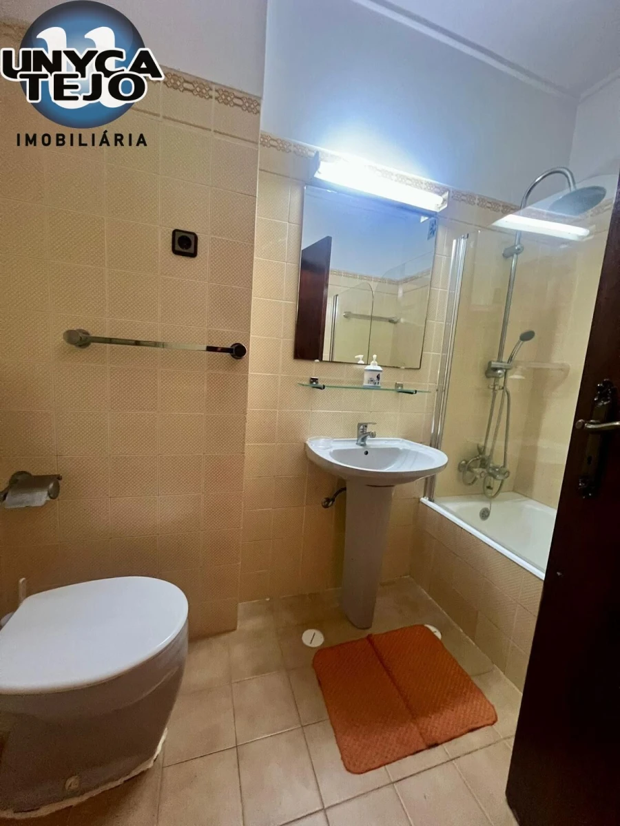 Apartamento T1 para Venda em Costa da Caparica Foto 14