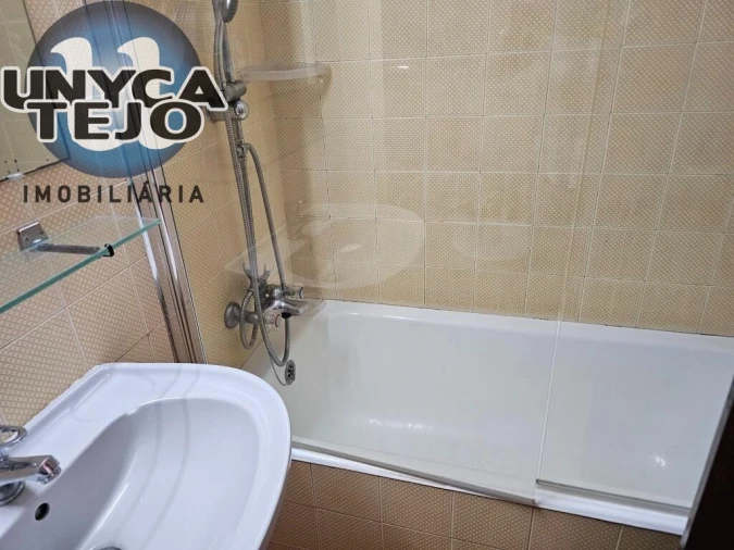 Apartamento T1 para Venda em Costa da Caparica Foto 27