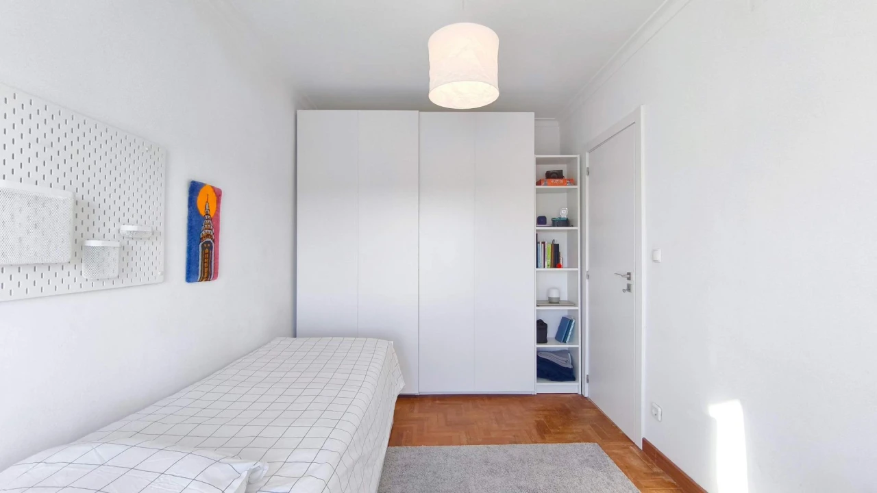 Apartamento T4 para Venda em Rio de Mouro Foto 29