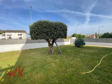 Moradia T4 para Venda em Oliveira do Hospital e São Paio de Gramaços