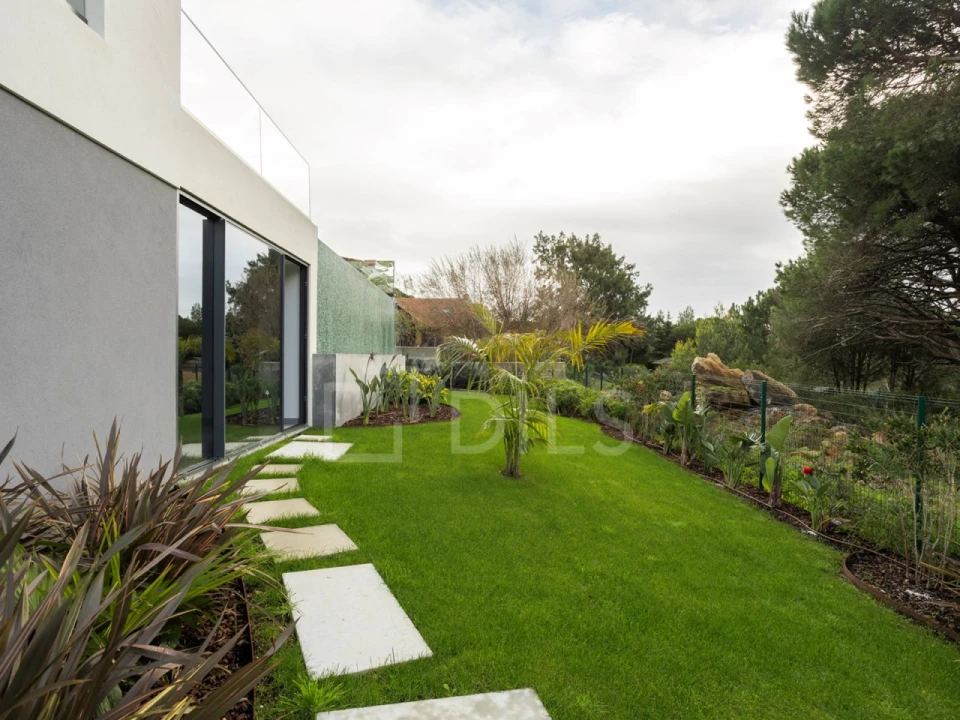 Moradia T5 para Venda em Alcabideche Foto 39