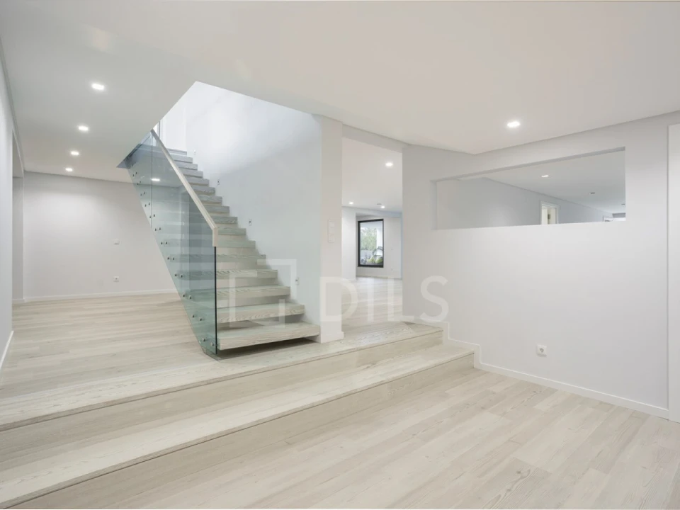 Moradia T5 para Venda em Alcabideche Foto 35