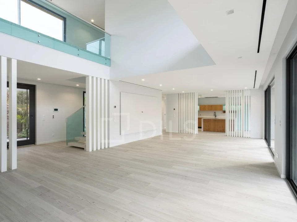 Moradia T5 para Venda em Alcabideche Foto 37