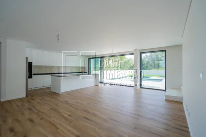 Moradia T3 para Venda em Barcarena