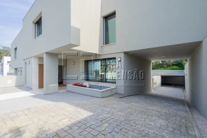 Moradia T3 para Venda em Barcarena