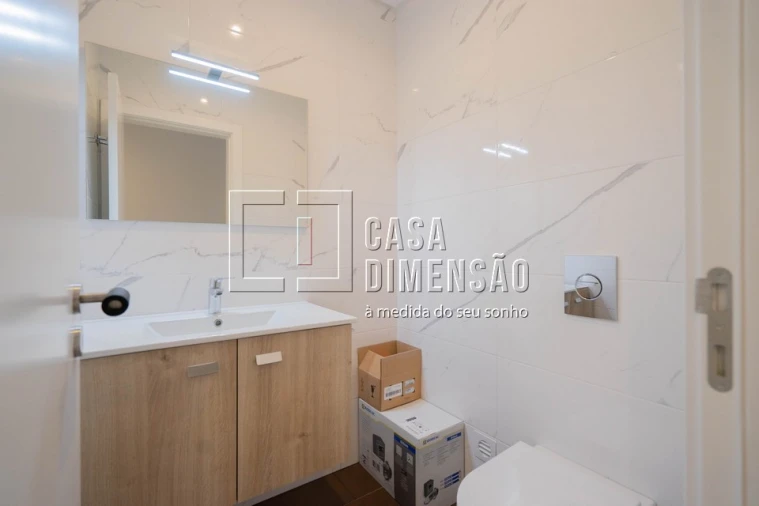 Moradia T3 para Venda em Barcarena Foto 23