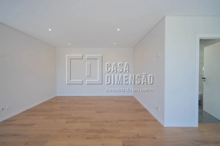 Moradia T3 para Venda em Barcarena Foto 35