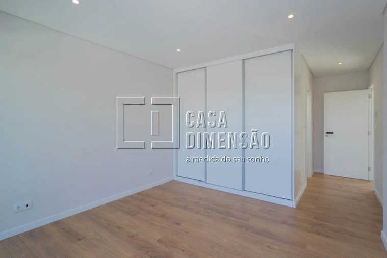 Moradia T3 para Venda em Barcarena Foto 61