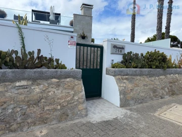 Moradia T3 para Venda em Porto Santo