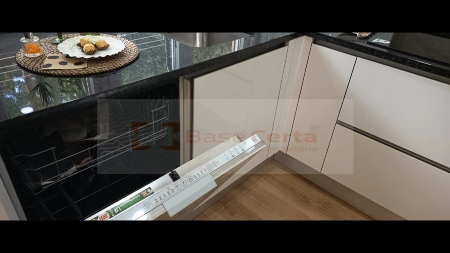 Apartamento T2 para Venda em Benfica Foto 6