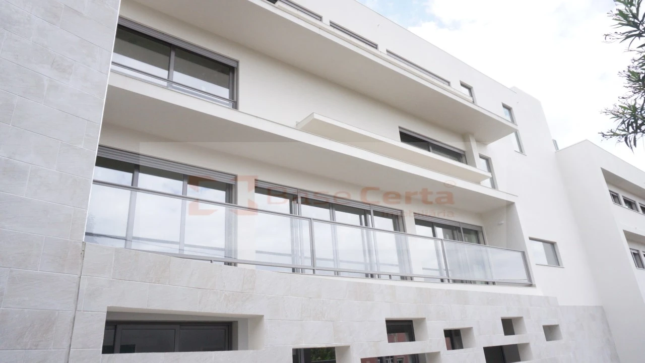 Apartamento T2 para Venda em Santa Clara Foto 4