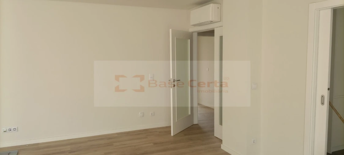 Apartamento T2 para Venda em Santa Clara Foto 26