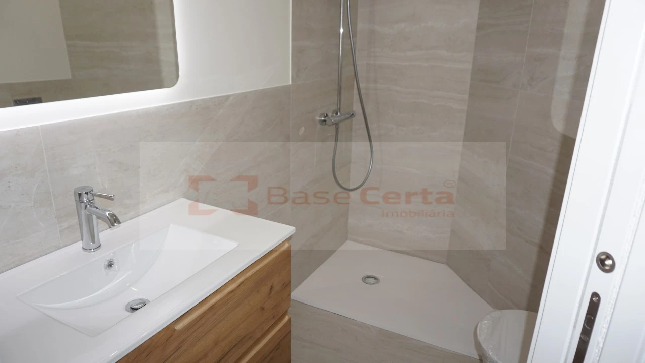 Apartamento T2 para Venda em Santa Clara Foto 20