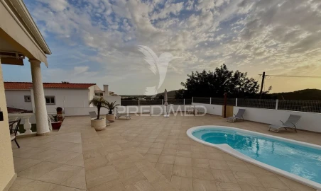 Moradia T9 para Venda em Loule (São Sebastião)