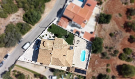 Moradia T9 para Venda em Loule (São Sebastião)