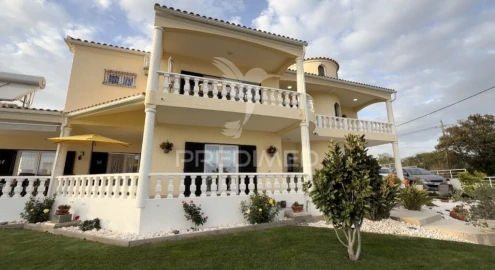 Moradia T9 para Venda em Loule (São Sebastião)